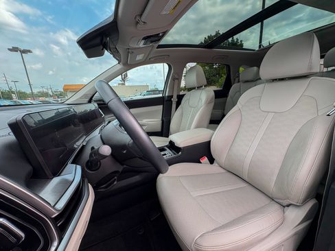 Used 2025 Kia Sorento EX w/ Panoramic Sunroof Package FWD image 26