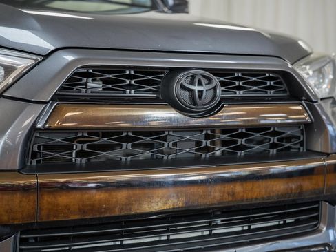 Used 2019 Toyota 4Runner Limited AWD/4WD image 9