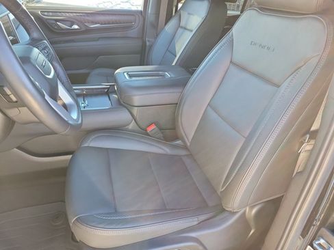 Used 2024 GMC Yukon Denali w/ Denali Reserve Package image 13