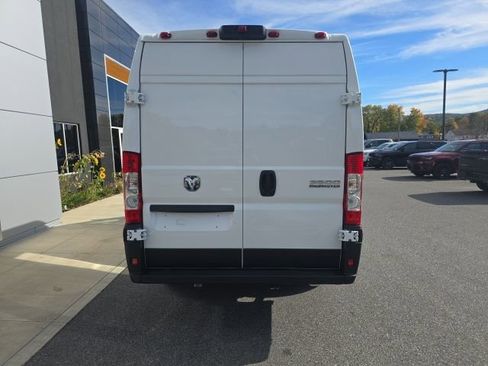 Used 2025 RAM ProMaster 3500 w/ Convenience Group image 5