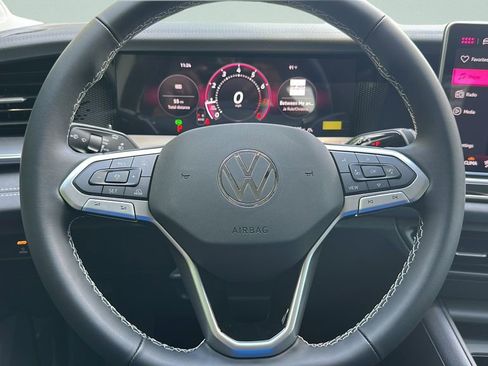 New 2026 Volkswagen Tiguan SE image 14