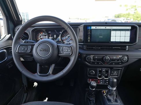 Used 2025 Jeep Wrangler Unlimited Rubicon AWD/4WD image 28