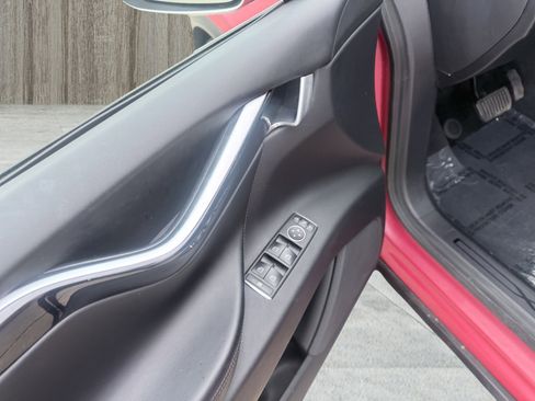 Used 2017 Tesla Model X 75D image 30