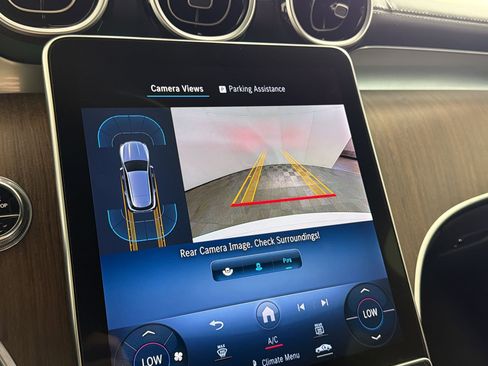 Used 2023 Mercedes-Benz GLC 300 4MATIC image 23