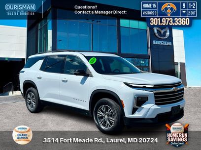 Used 2024 Chevrolet Traverse LT