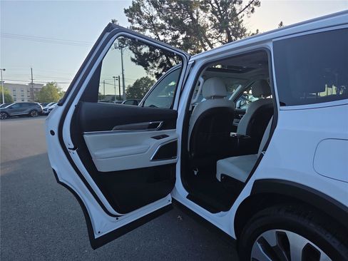 Used 2022 Kia Telluride EX w/ EX Premium Package AWD/4WD image 28