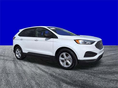 Certified 2023 Ford Edge SE image 2