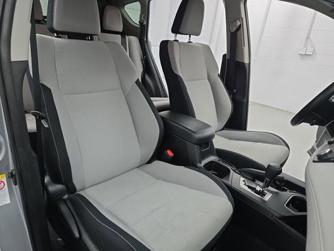 Used 2018 Toyota RAV4 XLE image 10