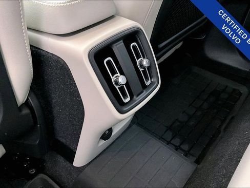 Used 2023 Volvo XC40 B4 Plus w/ Protection Package Premier image 31