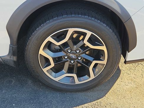 Used 2017 Subaru Crosstrek 2.0i Premium AWD/4WD image 7