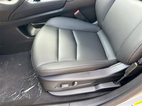 New 2025 Cadillac XT5 Luxury image 15