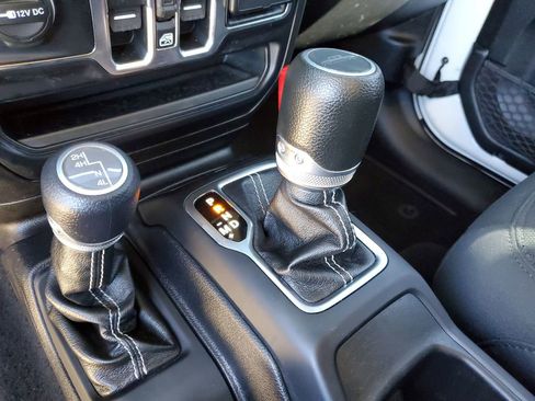 Used 2020 Jeep Gladiator Overland image 27