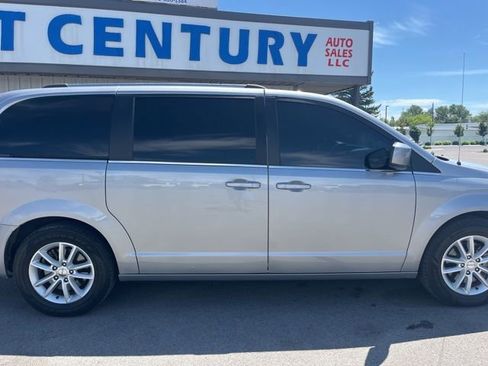 Used 2019 Dodge Grand Caravan SXT FWD image 22