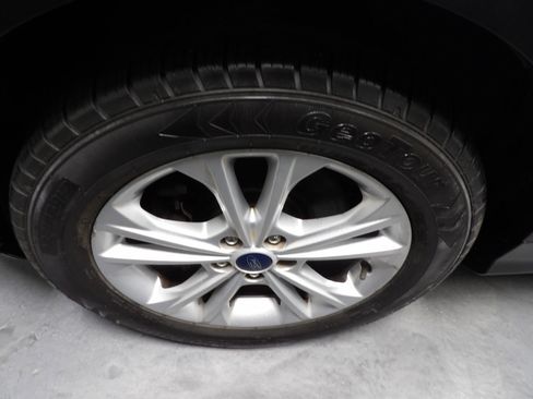 Used 2019 Ford Escape SE image 20