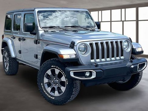 Used 2019 Jeep Wrangler Unlimited Sahara AWD/4WD image 3