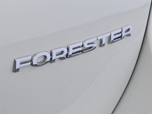 Used 2021 Subaru Forester Limited image 13