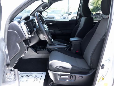 Used 2021 Toyota Tacoma TRD Off-Road w/ Technology Package image 15