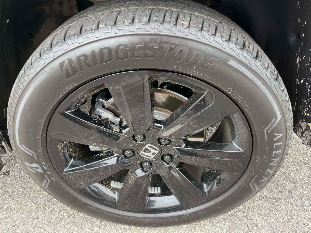 Used 2025 Honda Pilot Black Edition image 37