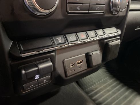 Used 2021 GMC Sierra 2500 SLE image 25