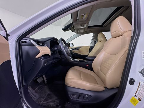 Certified 2023 Toyota RAV4 XLE Premium AWD/4WD image 20