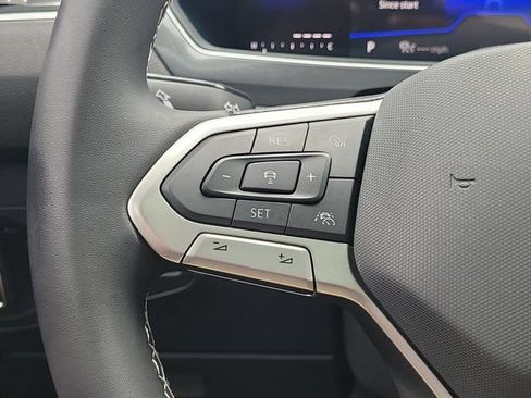 Certified 2024 Volkswagen Tiguan SE w/ Panoramic Sunroof Package FWD image 21