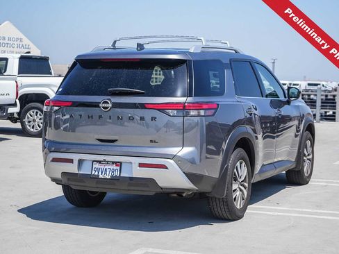 Used 2025 Nissan Pathfinder SL w/ Black Appearance Package FWD image 6