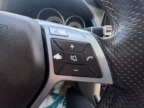 Used 2014 Mercedes-Benz E 350 4MATIC Sedan image 28