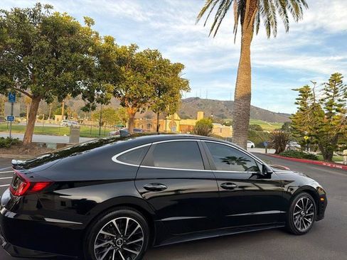 Used 2021 Hyundai Sonata Limited w/ Preferred Accessory Package FWD image 17