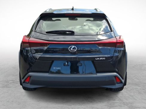 Used 2022 Lexus UX 200 w/ Accessory Package (Z1) FWD image 5
