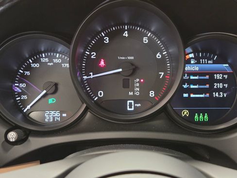 Certified 2026 Porsche Macan AWD/4WD image 18
