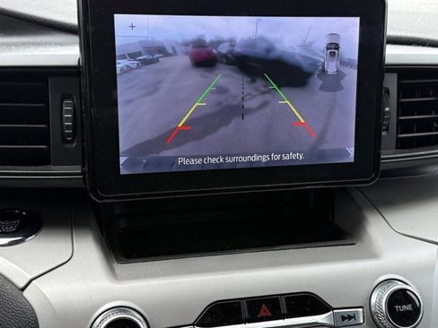 Used 2023 Ford Explorer XLT image 16