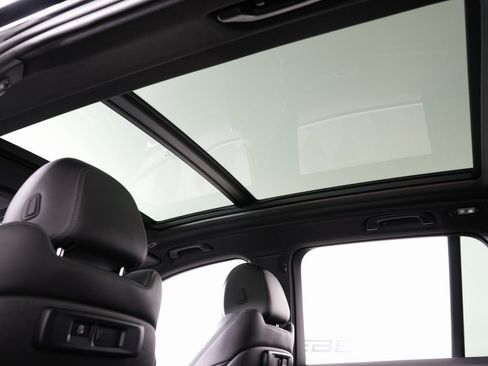 Used 2022 BMW X5 xDrive45e w/ M Sport Package image 18