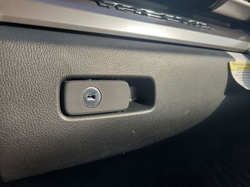 Used 2025 Toyota Tacoma SR5 image 33