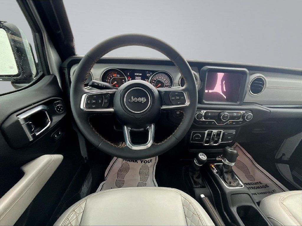 Used 2023 Jeep Wrangler Unlimited Sahara AWD/4WD image 10
