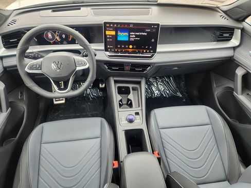 New 2026 Volkswagen Tiguan SE R-Line AWD/4WD image 14