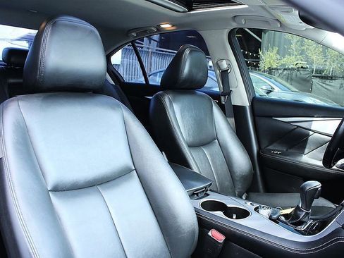 Used 2017 INFINITI Q50 3.0t Premium w/ 3.0T Premium Plus Package image 21