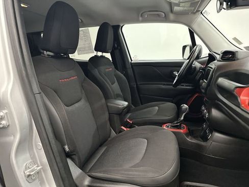 Used 2017 Jeep Renegade Trailhawk image 28