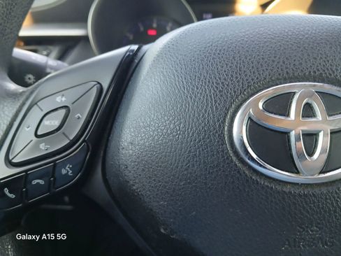 Used 2020 Toyota C-HR LE image 27