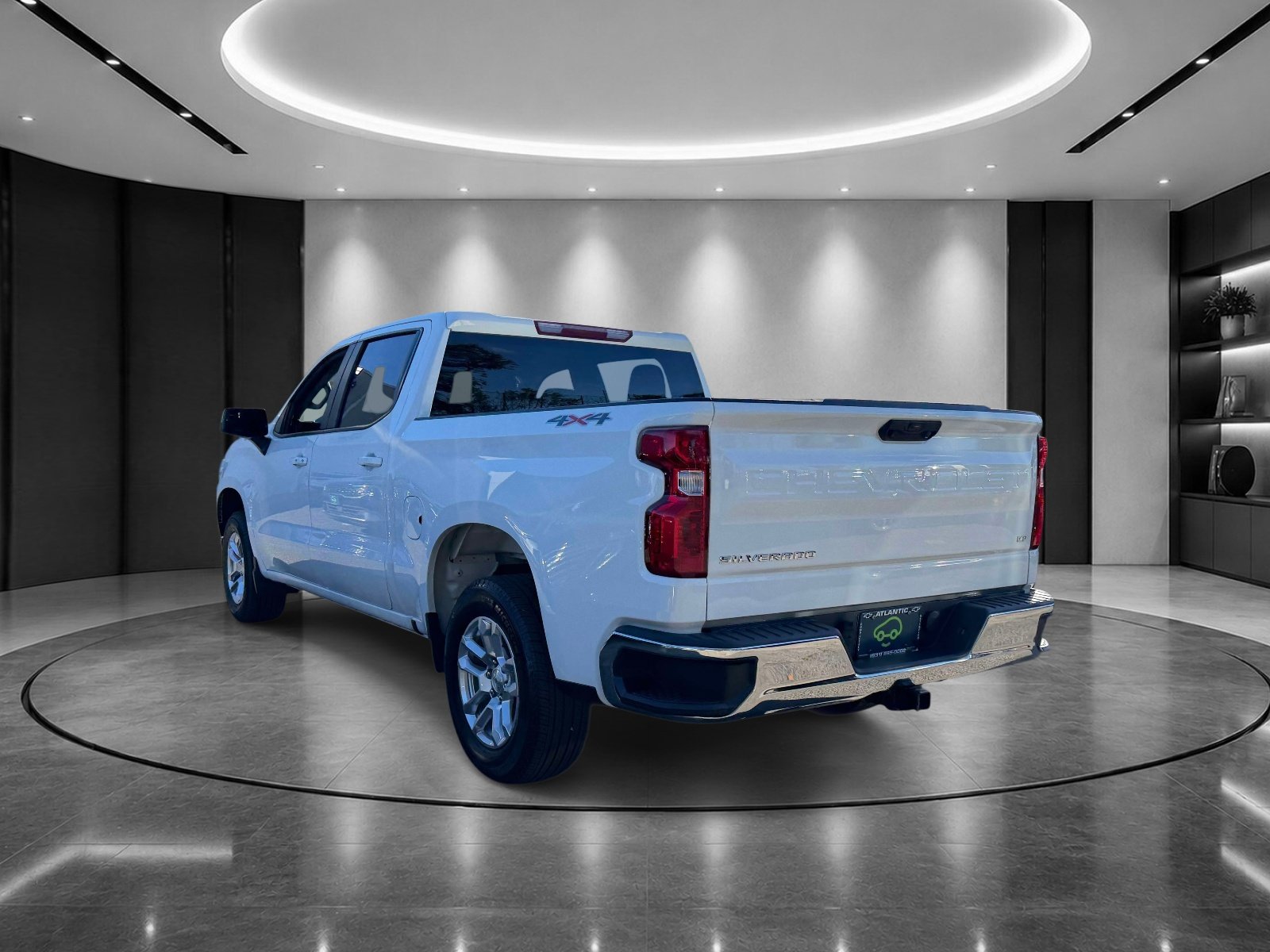 Used 2024 Chevrolet Silverado 1500 LT AWD/4WD image 3