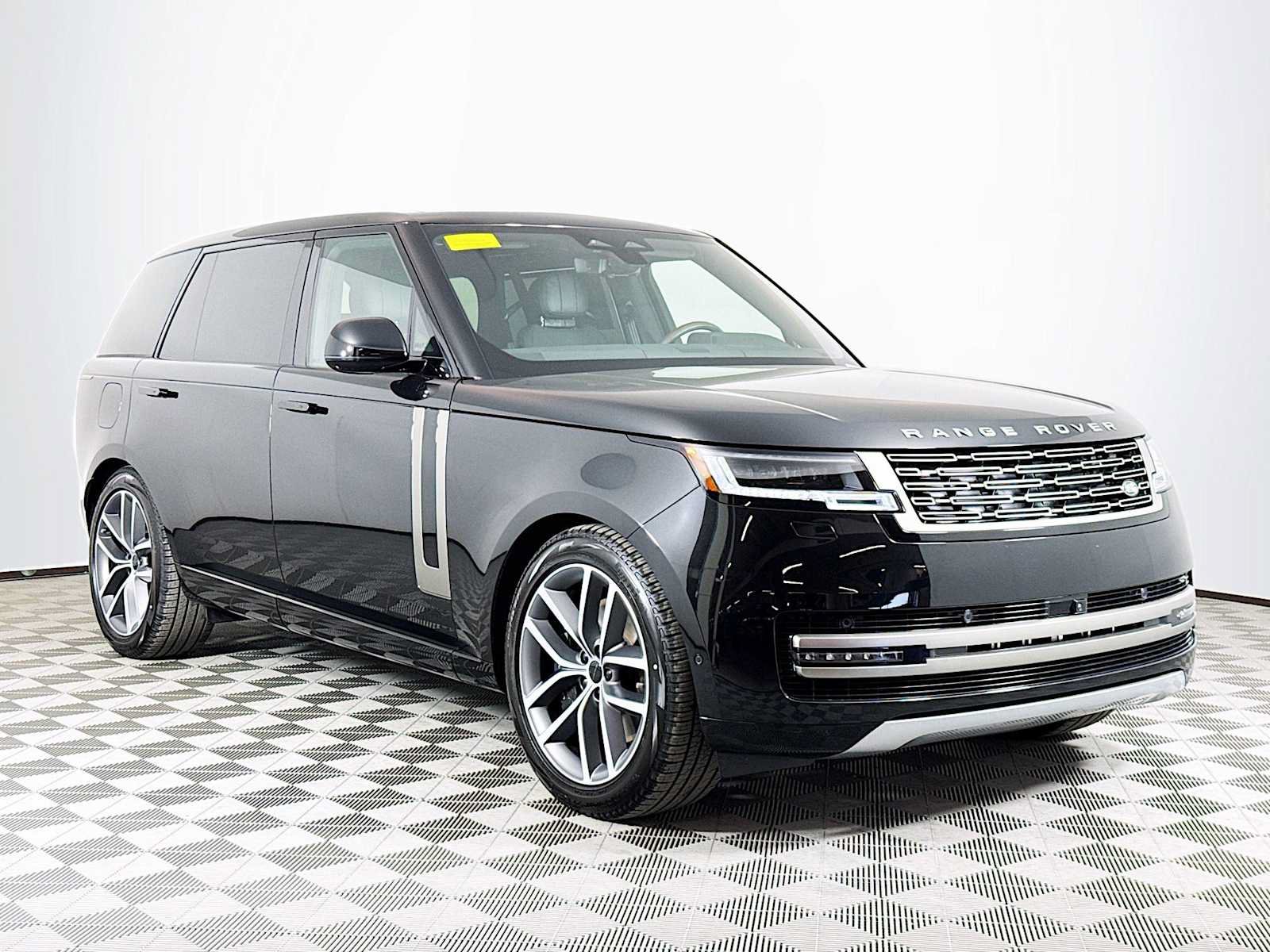 New 2026 Land Rover Range Rover Long Wheelbase SE AWD/4WD image 3