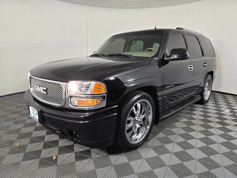 Used 2002 GMC Yukon Denali AWD/4WD image 3