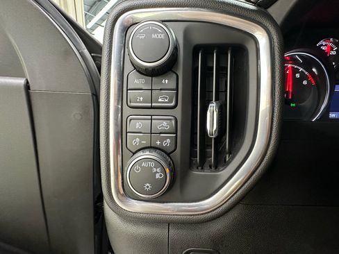Certified 2022 Chevrolet Silverado 1500 LT AWD/4WD image 27