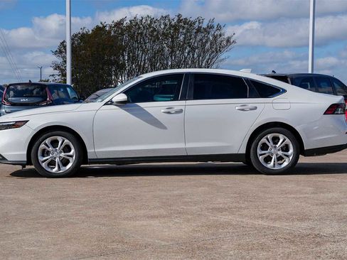 Certified 2025 Honda Accord LX image 3