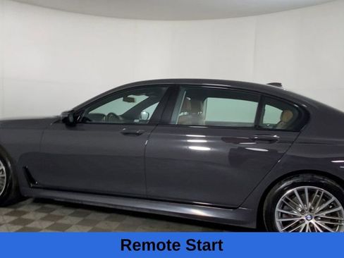 Used 2019 BMW 740i xDrive w/ Executive Package image 9