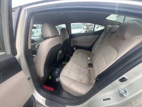 Used 2017 Hyundai Elantra SE FWD image 8