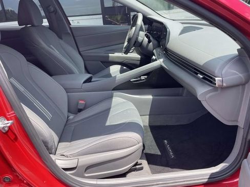 Used 2023 Hyundai Elantra SEL w/ Convenience Package FWD image 9