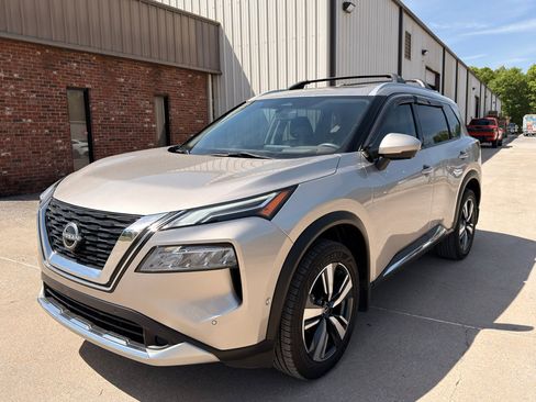 Used 2023 Nissan Rogue Platinum w/ Platinum Premium Package image 4