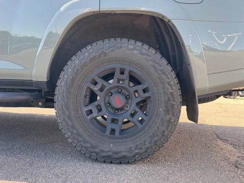 Used 2023 Toyota 4Runner TRD Off-Road Premium w/ Moonroof Package AWD/4WD image 11