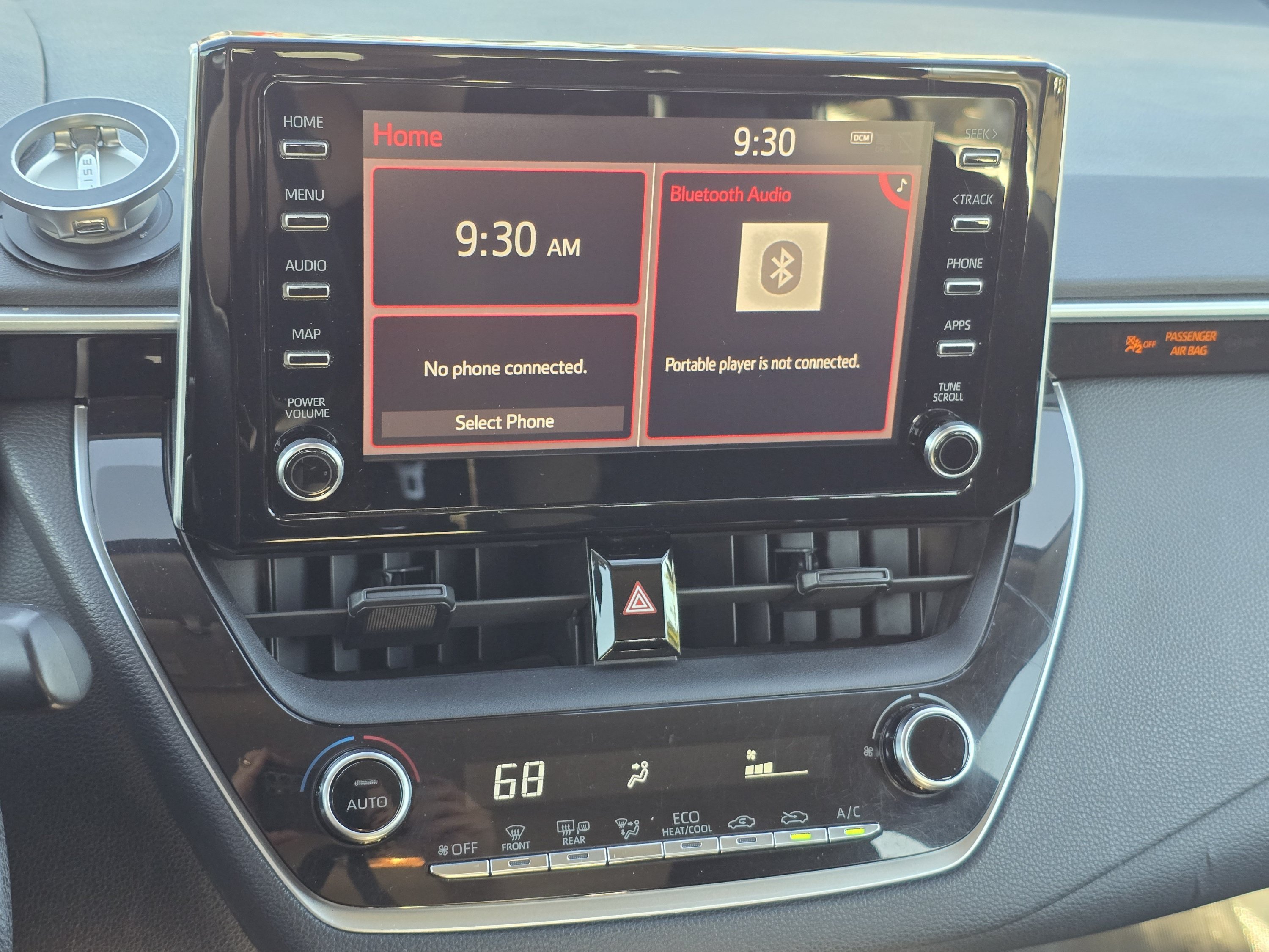 Used 2020 Toyota Corolla LE FWD image 8