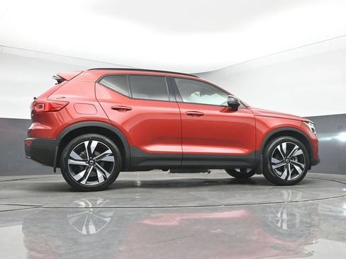 Used 2023 Volvo XC40 B5 Plus w/ Driver Assist Package AWD/4WD image 44